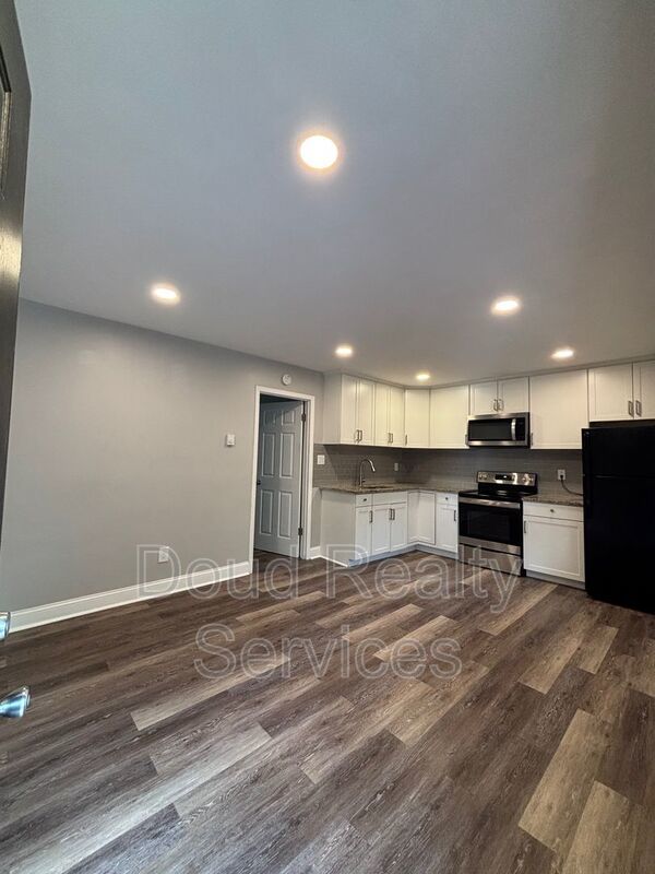 One Bedroom One Bath Blocks From Ocean View Beach property image