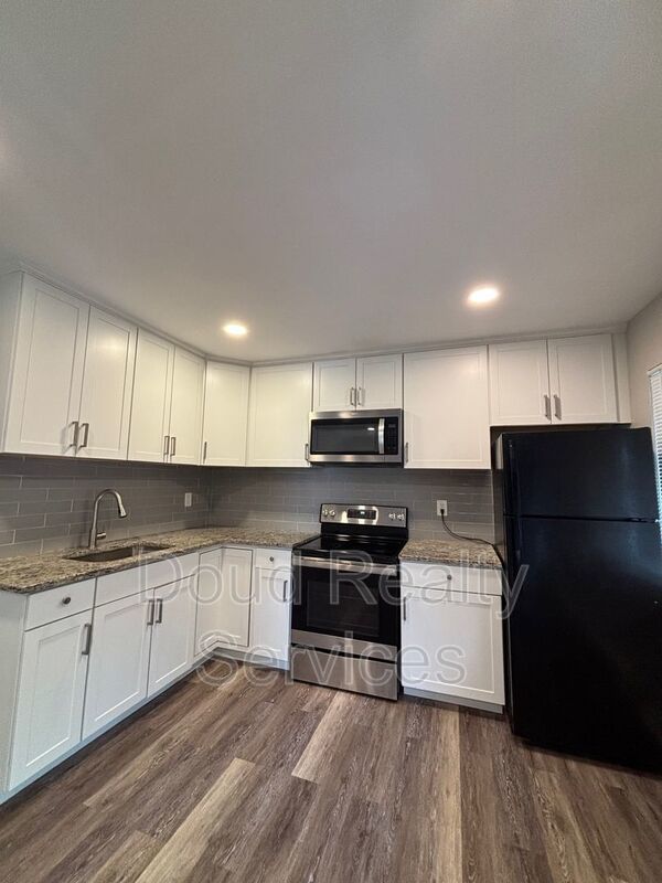 One Bedroom One Bath Blocks From Ocean View Beach property image