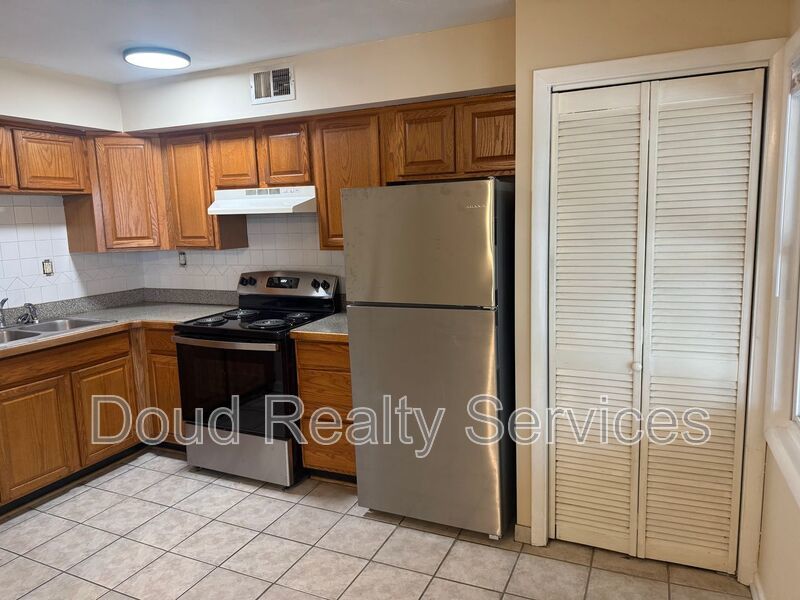 Two Bedroom Apartment Within a Short Distance to Ocean View Beaches property image