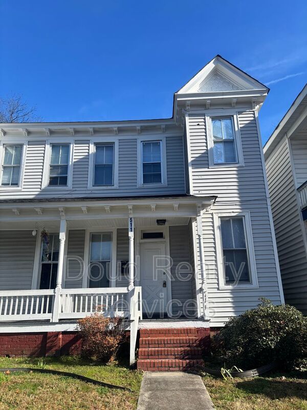 Well Kept 3 Bedroom 1.5 Bathroom Duplex Located in Historic Port Norfolk property image