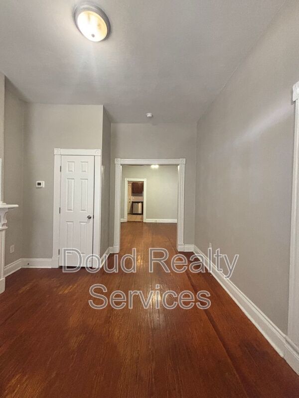 Well Kept 3 Bedroom 1.5 Bathroom Duplex Located in Historic Port Norfolk property image