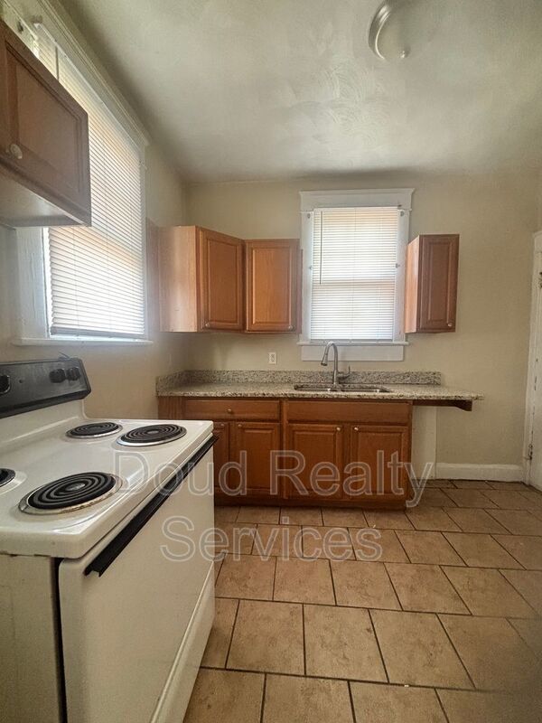 Amazing Two Bedroom Apartment Near Port Norfolk property image