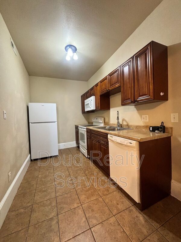 Elegant 1 Bedroom 1 Bath Apt in Historic Olde Towne, with an Office or Den property image