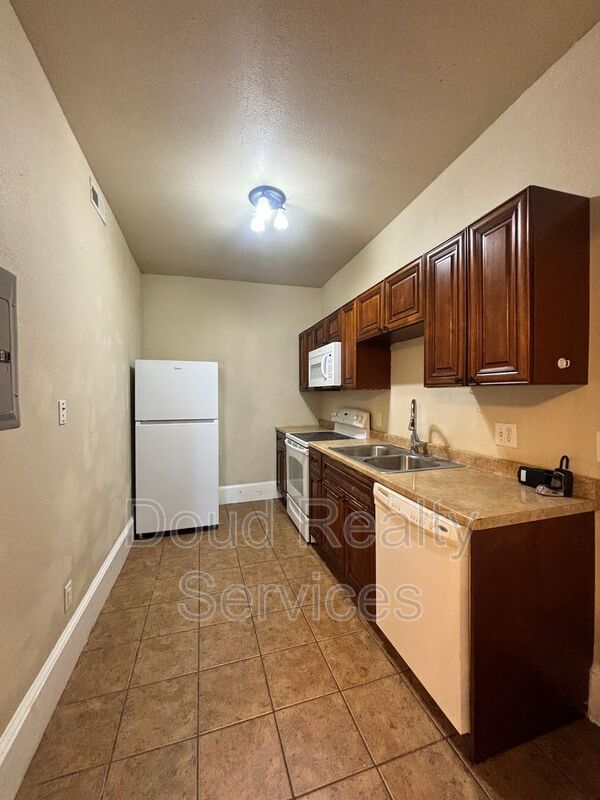 Elegant 1 Bedroom 1 Bath Apt in Historic Olde Towne, with an Office or Den property image