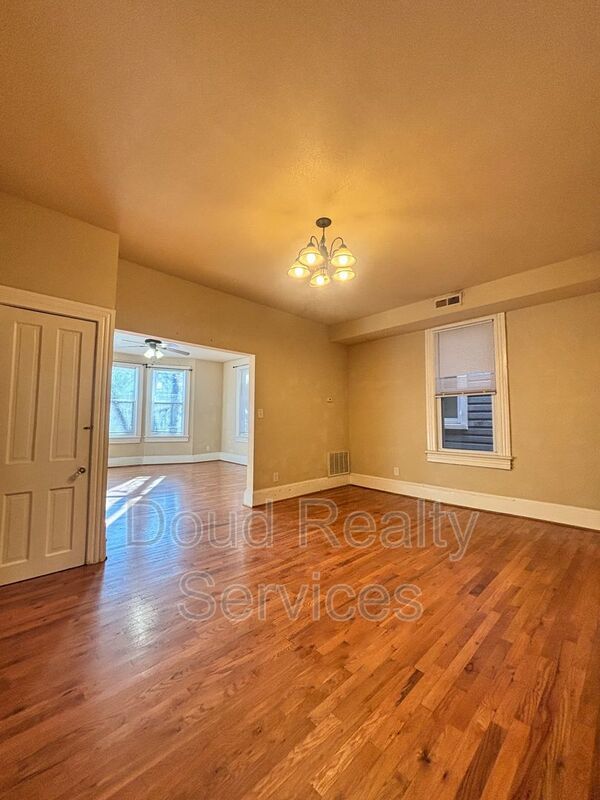 Elegant 1 Bedroom 1 Bath Apt in Historic Olde Towne, with an Office or Den property image