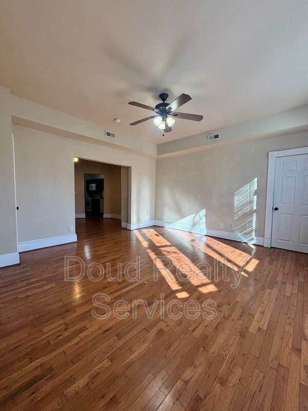 Elegant 1 Bedroom 1 Bath Apt in Historic Olde Towne, with an Office or Den property image